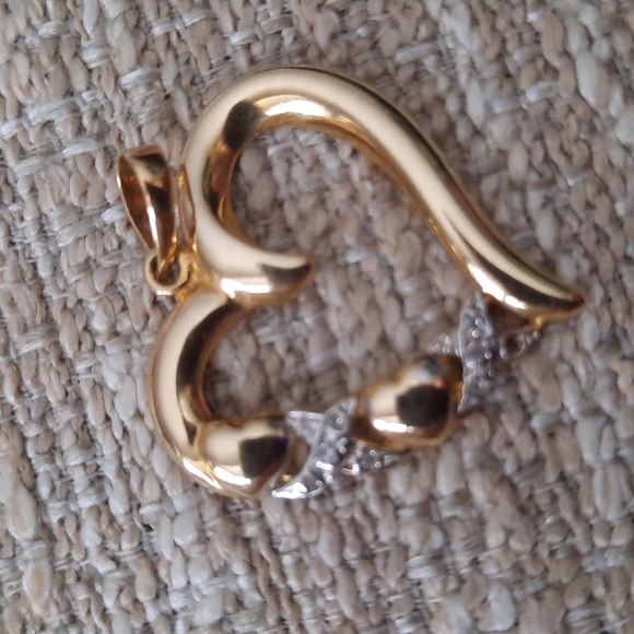 Gold heart pendant - Picture 4 of 4